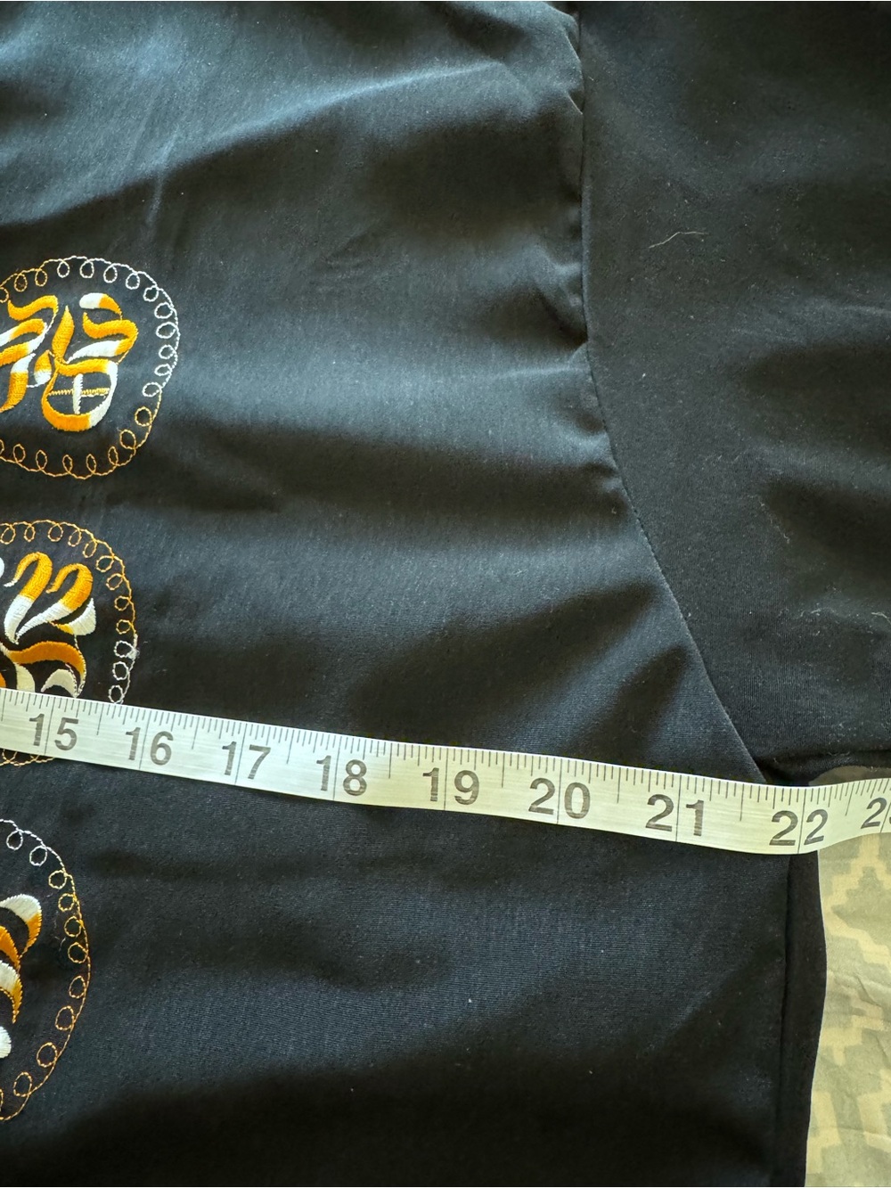 Vintage-Style Chinese Tang Suit
Jacket - Black with Gold Dragon Embroidery (M) - Picture 7 of 13